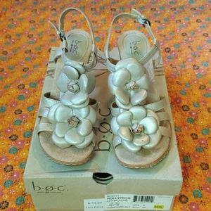 Born b.o.c. Hollyhock leather sandals Champagne 8